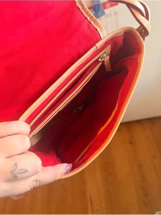 Dooney & Bourke Teal Patent Leather Shoulder Bag Tan Trim - Picture 4 of 6